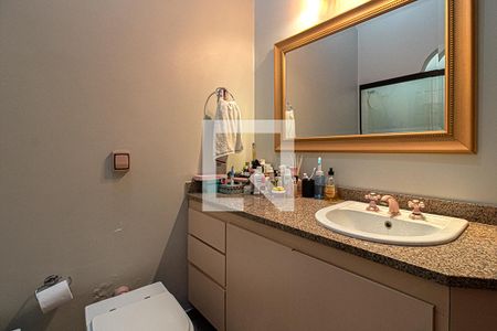 Casa à venda com 350m², 4 quartos e 4 vagasbanheiro suíte2