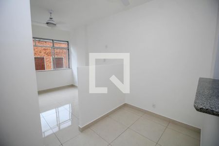 Sala/Quarto de kitnet/studio para alugar com 1 quarto, 30m² em Centro, Rio de Janeiro