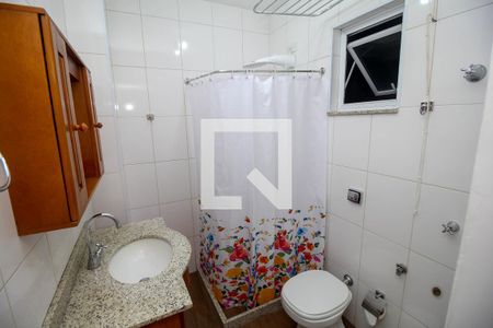 Banheiro de kitnet/studio para alugar com 1 quarto, 30m² em Centro, Rio de Janeiro
