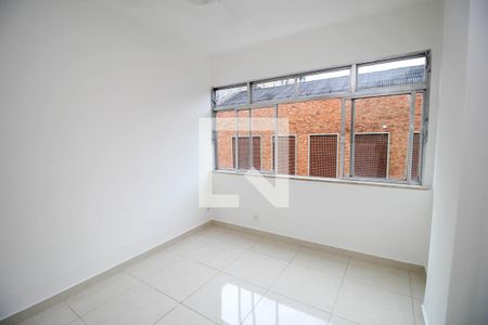 Sala/Quarto de kitnet/studio para alugar com 1 quarto, 30m² em Centro, Rio de Janeiro