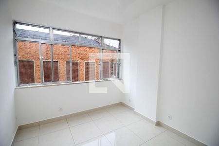 Sala/Quarto de kitnet/studio para alugar com 1 quarto, 30m² em Centro, Rio de Janeiro