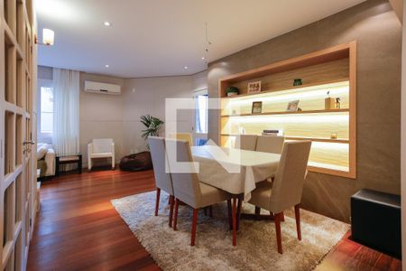 Sala de apartamento à venda com 3 quartos, 150m² em Petrópolis, Porto Alegre