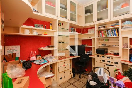 Apartamento à venda com 150m², 3 quartos e 1 vagaEscritório