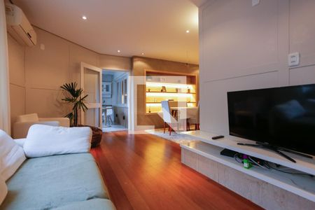 Sala de apartamento à venda com 3 quartos, 150m² em Petrópolis, Porto Alegre