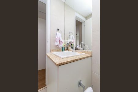 Apartamento à venda com 67m², 2 quartos e 2 vagasSuíte - Banheiro