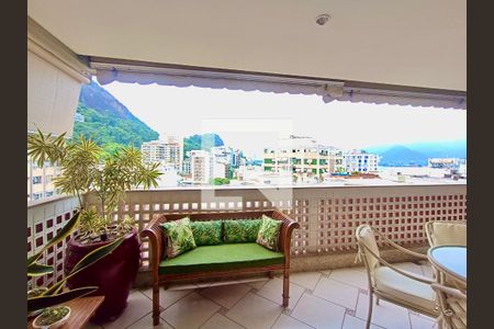 Sala vista  de apartamento à venda com 2 quartos, 106m² em Lagoa, Rio de Janeiro