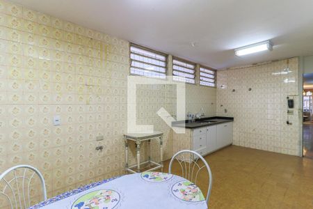 Casa à venda com 200m², 3 quartos e 3 vagas Casa à venda com 200m², 3 quartos e 3 vagasCozinha