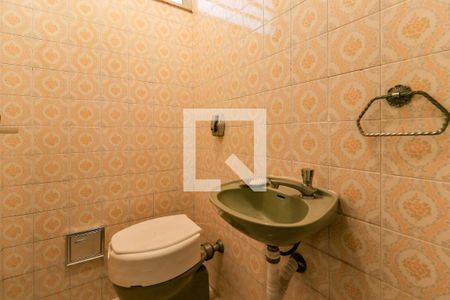 Casa à venda com 200m², 3 quartos e 3 vagas Casa à venda com 200m², 3 quartos e 3 vagasLavabo