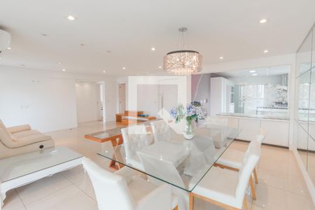 Apartamento à venda com 170m², 3 quartos e 4 vagasSala