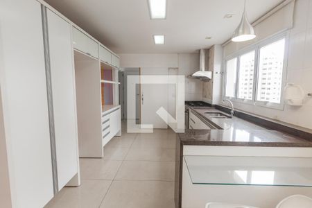 Apartamento à venda com 170m², 3 quartos e 4 vagasCozinha