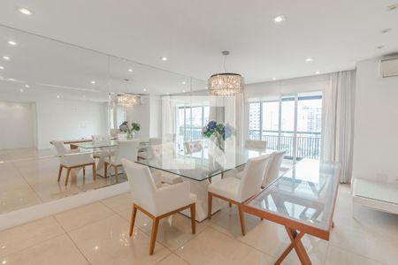 Apartamento à venda com 170m², 3 quartos e 4 vagasSala