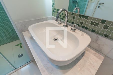 Apartamento à venda com 170m², 3 quartos e 4 vagasBanheiro da Suíte 2