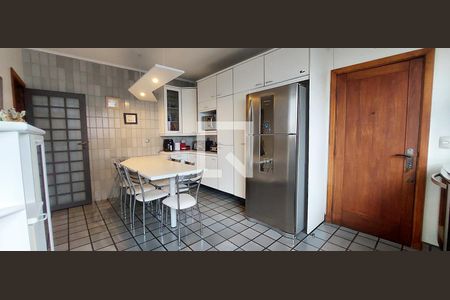 Apartamento à venda com 156m², 3 quartos e 2 vagasCozinha