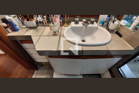 Apartamento à venda com 156m², 3 quartos e 2 vagasBanheiro Quarto 1 suíte