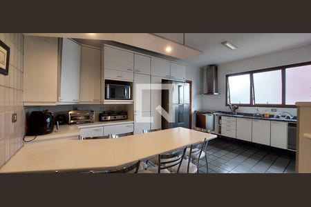 Apartamento à venda com 156m², 3 quartos e 2 vagasCozinha