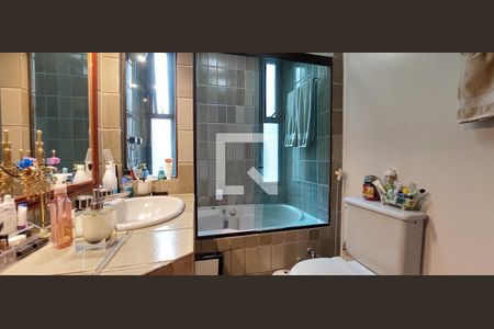 Apartamento à venda com 156m², 3 quartos e 2 vagasBanheiro Quarto 1 suíte