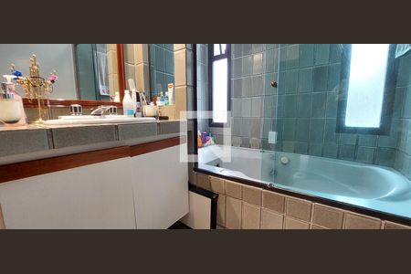 Apartamento à venda com 156m², 3 quartos e 2 vagasBanheiro Quarto 1 suíte