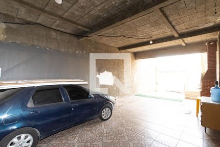 Casa à venda com 183m², 3 quartos e 4 vagas Casa à venda com 183m², 3 quartos e 4 vagasGaragem