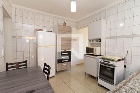 Casa à venda com 183m², 3 quartos e 4 vagas Casa à venda com 183m², 3 quartos e 4 vagasCozinha