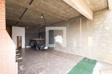 Casa à venda com 183m², 3 quartos e 4 vagas Casa à venda com 183m², 3 quartos e 4 vagasGaragem