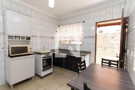 Casa à venda com 183m², 3 quartos e 4 vagas Casa à venda com 183m², 3 quartos e 4 vagasCozinha