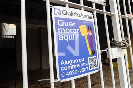 Casa à venda com 112m², 3 quartos e 3 vagas Casa à venda com 112m², 3 quartos e 3 vagasFachada