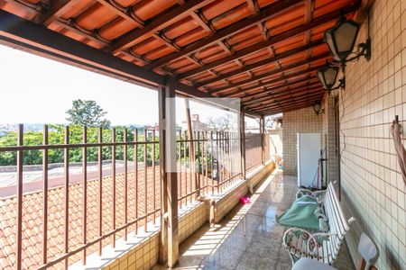 Apartamento à venda com 150m², 4 quartos e 2 vagasVaranda