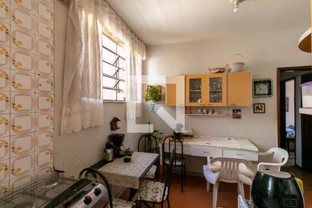 Cozinha de apartamento à venda com 4 quartos, 150m² em Coração Eucarístico, Belo Horizonte