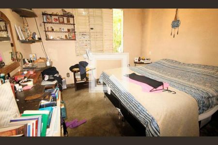 Casa à venda com 4 quartos, 487m² em Buritis, Belo Horizonte