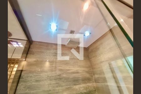 Apartamento à venda com 90m², 2 quartos e 1 vaga Apartamento à venda com 90m², 2 quartos e 1 vagaSuíte banheiro