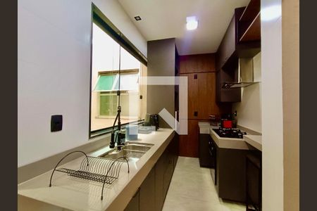 Apartamento à venda com 90m², 2 quartos e 1 vaga Apartamento à venda com 90m², 2 quartos e 1 vagaCozinha americana