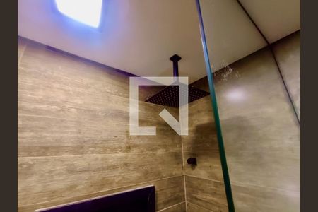 Apartamento à venda com 90m², 2 quartos e 1 vaga Apartamento à venda com 90m², 2 quartos e 1 vagaBanheiro social