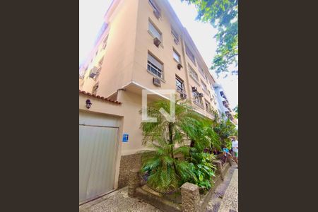 Apartamento à venda com 90m², 2 quartos e 1 vaga Apartamento à venda com 90m², 2 quartos e 1 vagaFachada com cartaz QA.