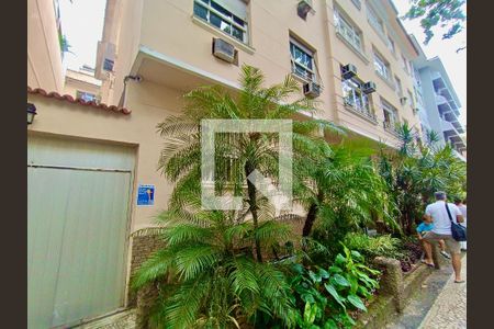 Apartamento à venda com 90m², 2 quartos e 1 vaga Apartamento à venda com 90m², 2 quartos e 1 vagaFachada com cartaz QA.