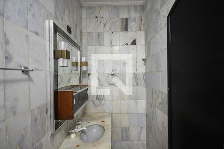 Casa à venda com 229m², 4 quartos e 2 vagas Casa à venda com 229m², 4 quartos e 2 vagasBanheiro Suíte 2