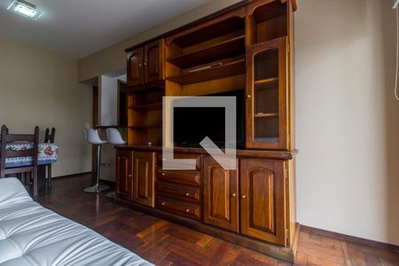 Sala de TV de apartamento à venda com 1 quarto, 75m² em Alphaville Industrial, Barueri