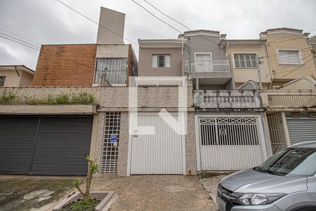 fachada de casa à venda com 3 quartos, 140m² em Vila Gumercindo, São Paulo