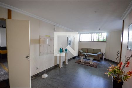 Apartamento à venda com 70m², 2 quartos e 1 vagaHall