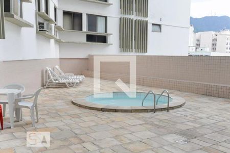 Apartamento à venda com 70m², 2 quartos e 1 vagaÁrea comum - Piscina
