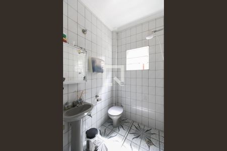 Casa à venda com 200m², 3 quartos e 2 vagas Casa à venda com 200m², 3 quartos e 2 vagasBanheiro