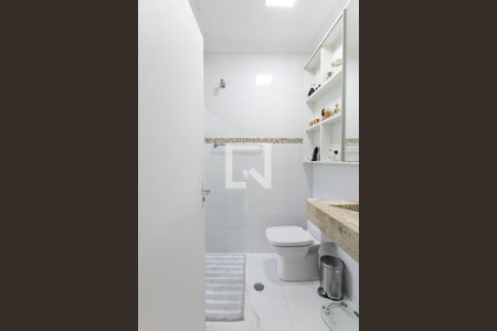 Casa à venda com 200m², 3 quartos e 2 vagas Casa à venda com 200m², 3 quartos e 2 vagasBanheiro