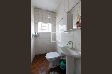 Casa à venda com 200m², 3 quartos e 2 vagas Casa à venda com 200m², 3 quartos e 2 vagasBanheiro