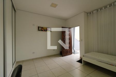 Quarto da casa dos fundos de casa à venda com 5 quartos, 240m² em Jardim Ocara, Santo André
