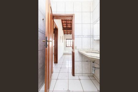 Casa à venda com 300m², 6 quartos e 4 vagasSala - Piso 3 - Banheiro