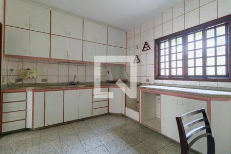 Casa à venda com 300m², 6 quartos e 4 vagasCozinha