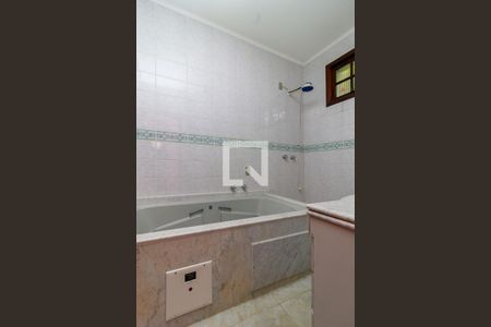 Casa à venda com 300m², 6 quartos e 4 vagasSuíte 1 -Banheiro