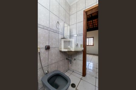 Casa à venda com 300m², 6 quartos e 4 vagasSala 2 - Piso 3 - Banheiro