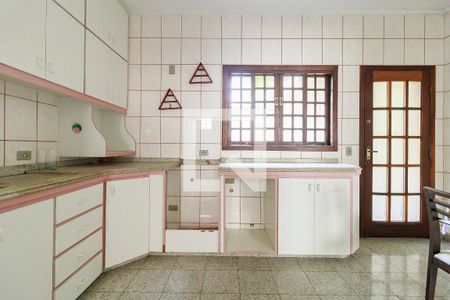 Casa à venda com 300m², 6 quartos e 4 vagasCozinha