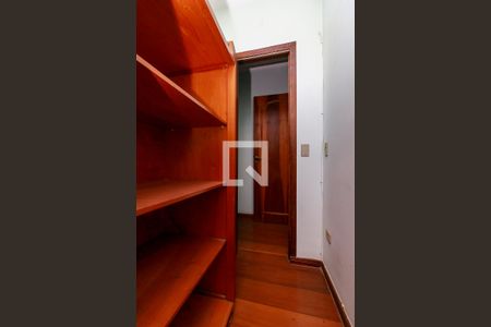 Casa à venda com 300m², 6 quartos e 4 vagasQuarto 6