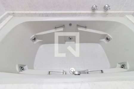 Casa à venda com 300m², 6 quartos e 4 vagasSuíte 1 -Banheiro